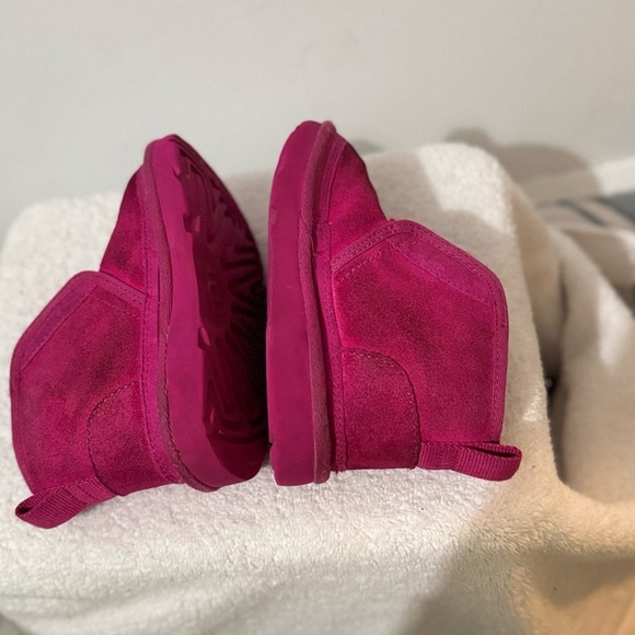 UGG Neumel EZ-Fit Toddler size 8C Boots - Picture 5 of 10